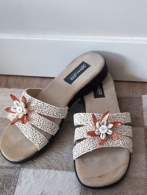 Leather Slide Sandals with Floral Accent - Beige